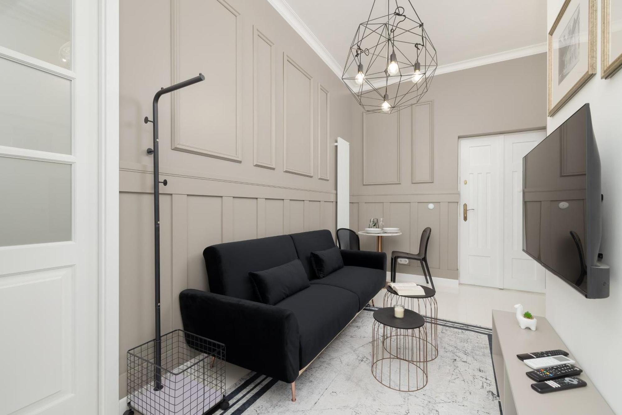 One-Bedroom Deluxe Apartment